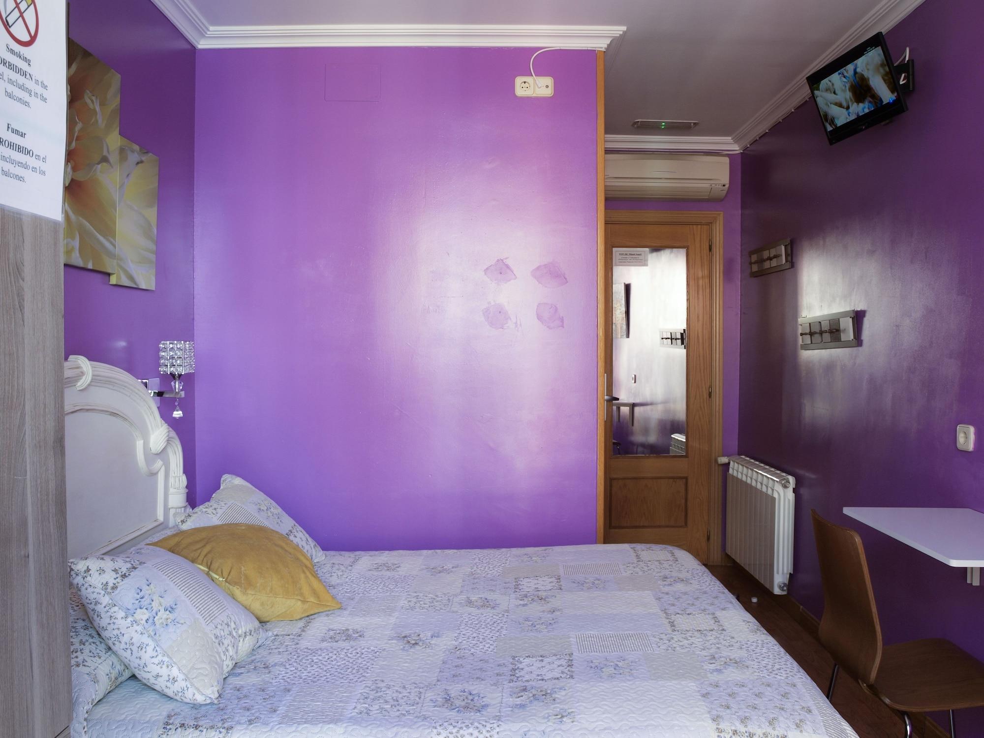 Rc Miguel Angel Vandrehjem Madrid Eksteriør billede A room at the hotel