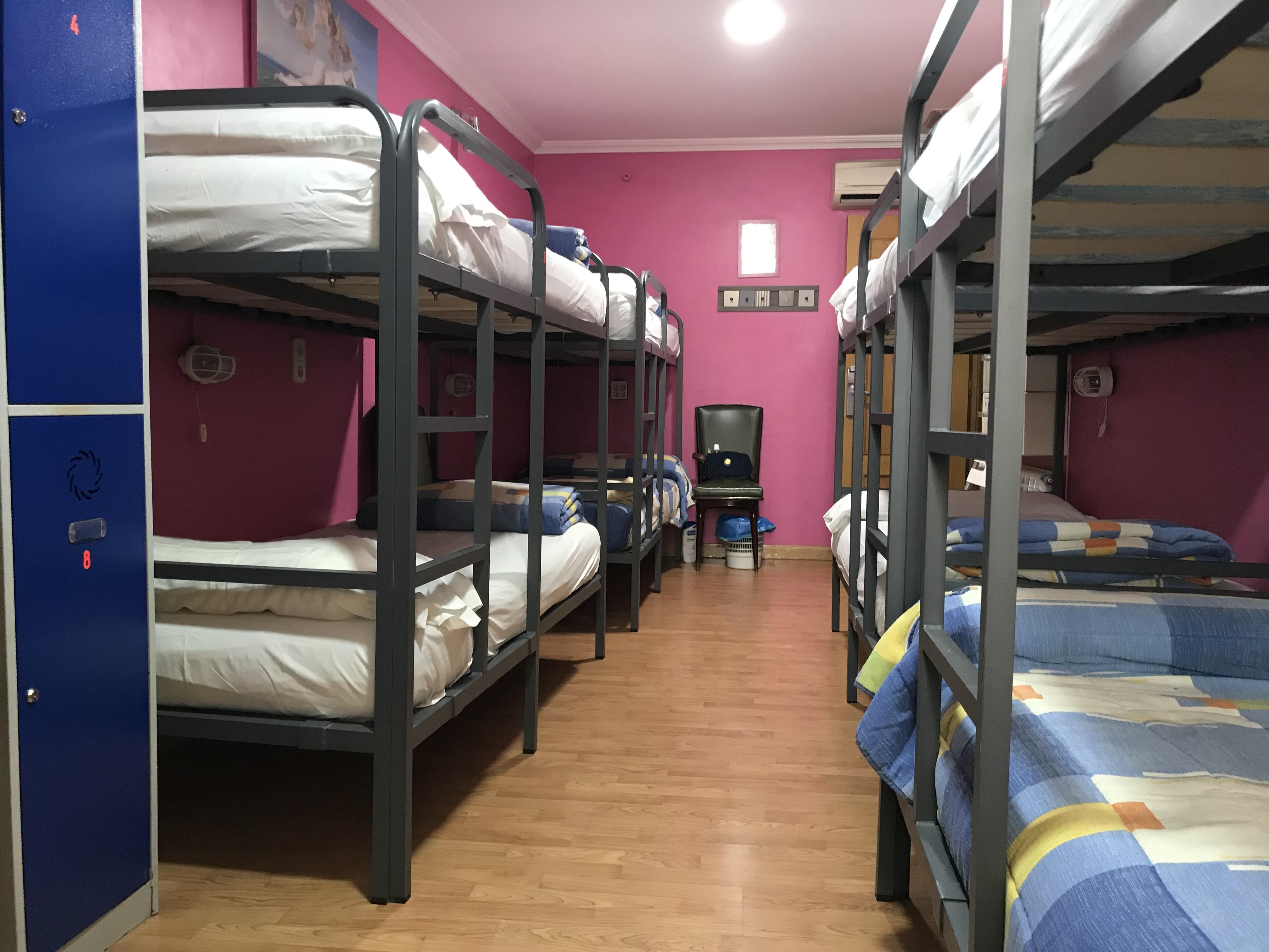Rc Miguel Angel Vandrehjem Madrid Eksteriør billede Hostel in Madrid, Spain