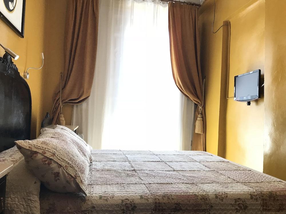Rc Miguel Angel Vandrehjem Madrid Eksteriør billede A room at the hotel