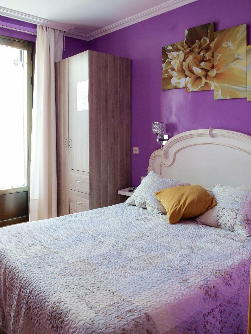 Rc Miguel Angel Vandrehjem Madrid Eksteriør billede A bedroom